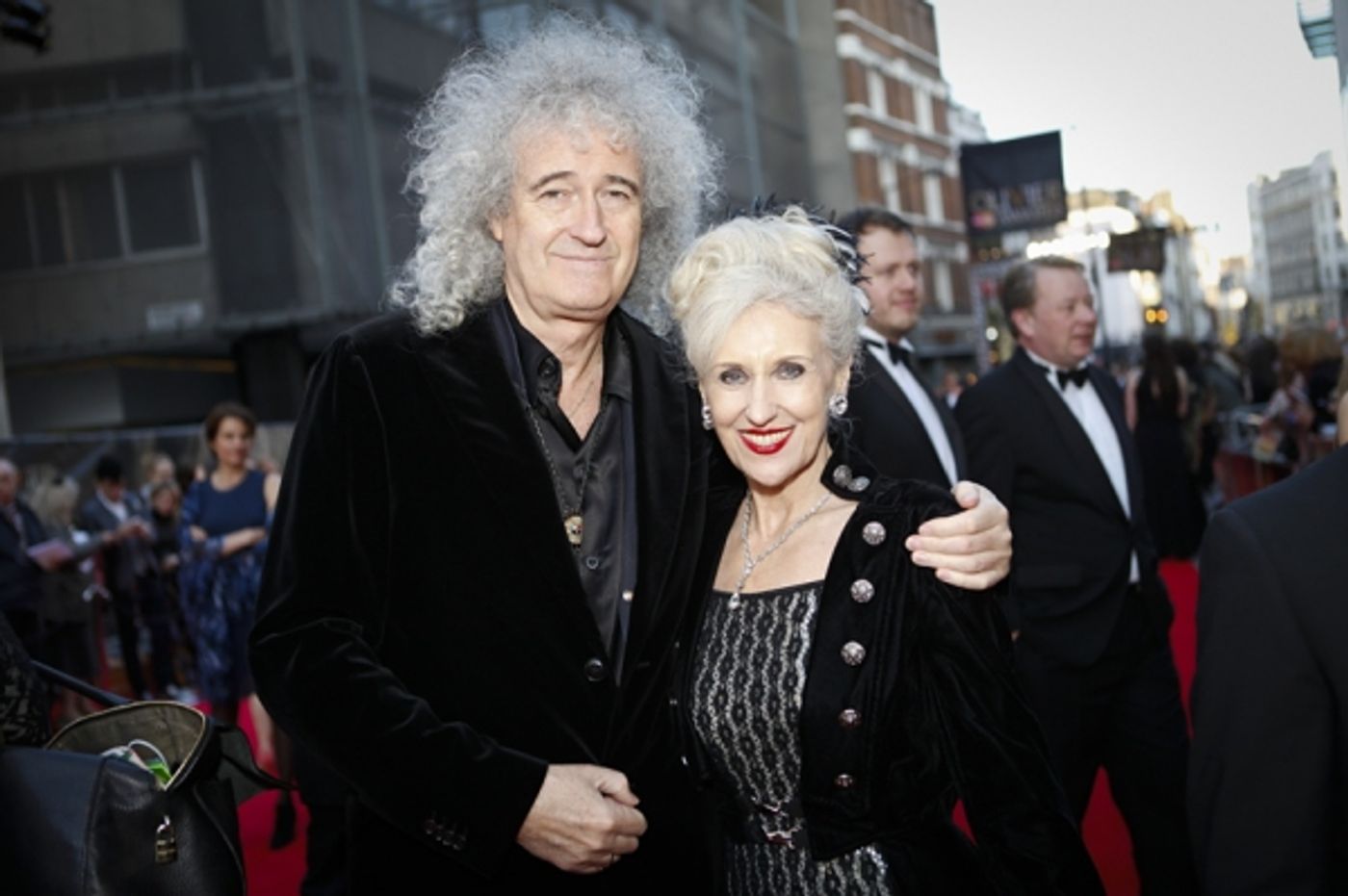 Photo Coverage: OLIVIERS 2014 - Red Carpet Part 2, Davis, Dench, Freeman, Hiddlestone and More!  Image