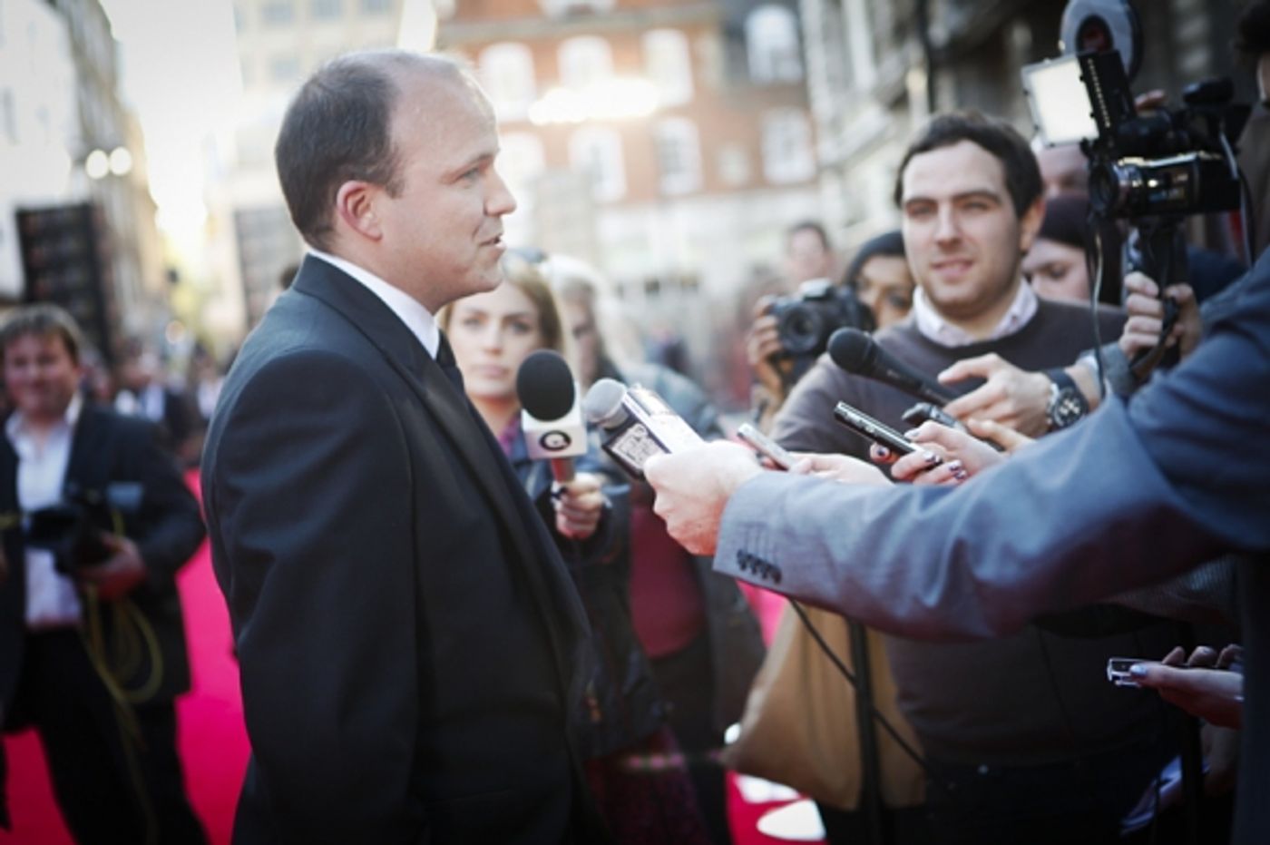 Photo Coverage: OLIVIERS 2014 - Red Carpet Part 2, Davis, Dench, Freeman, Hiddlestone and More!  Image