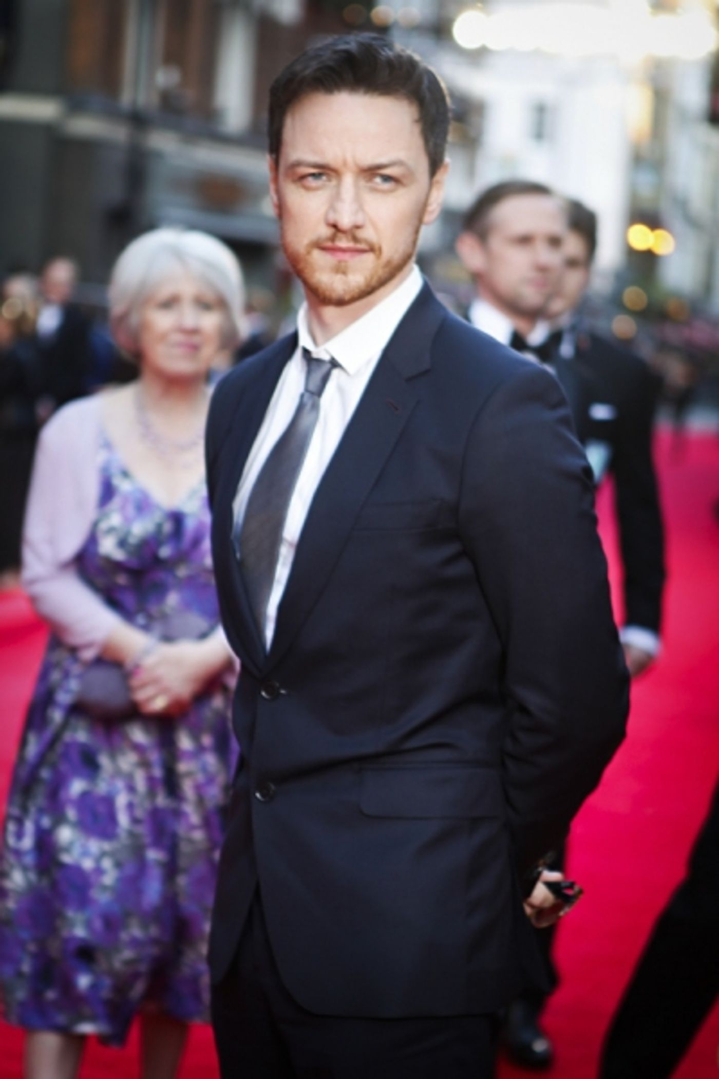 Photo Coverage: OLIVIERS 2014 - Red Carpet Part 2, Davis, Dench, Freeman, Hiddlestone and More!  Image