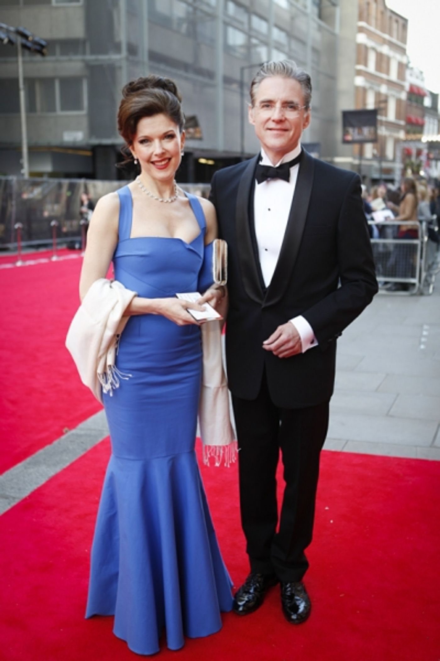 Photo Coverage: OLIVIERS 2014 - Red Carpet Part 2, Davis, Dench, Freeman, Hiddlestone and More!  Image