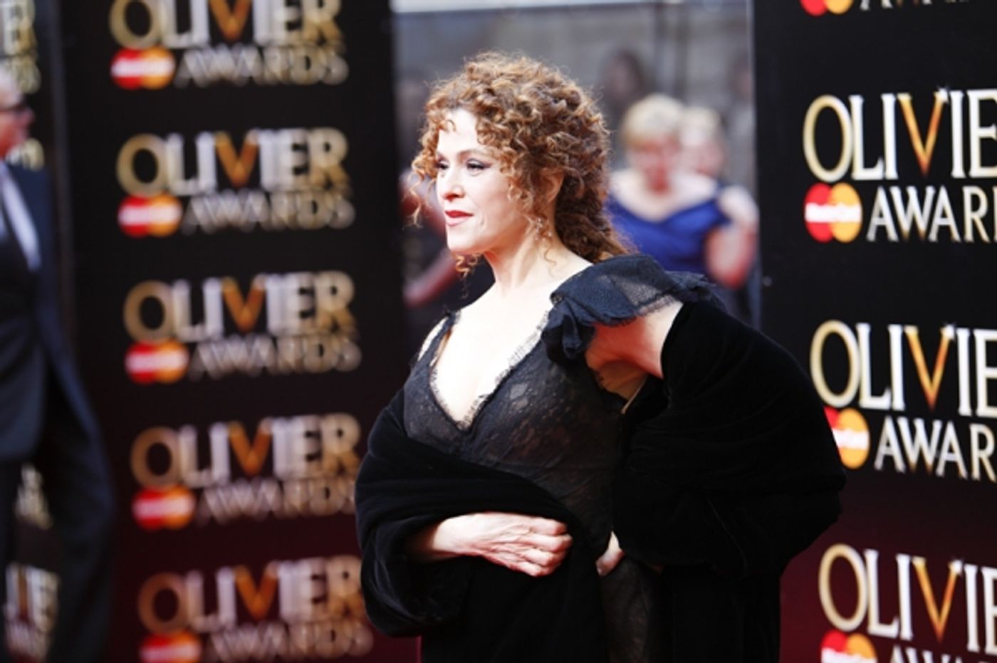 Photo Coverage: OLIVIERS 2014 - Red Carpet Part 2, Davis, Dench, Freeman, Hiddlestone and More!  Image