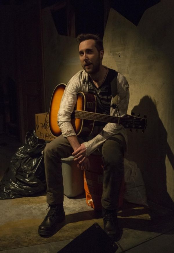 Chris Roe as Jesse Photo
