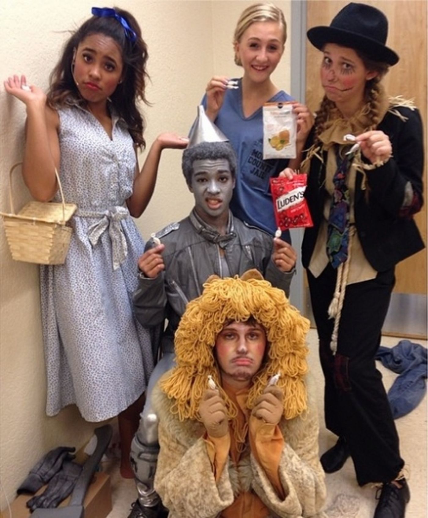 Photo Flash: Saturday Intermission Pics, 4/19, Part 2- NEWSIES Get Mischievous, Shows Close, and More!  Image