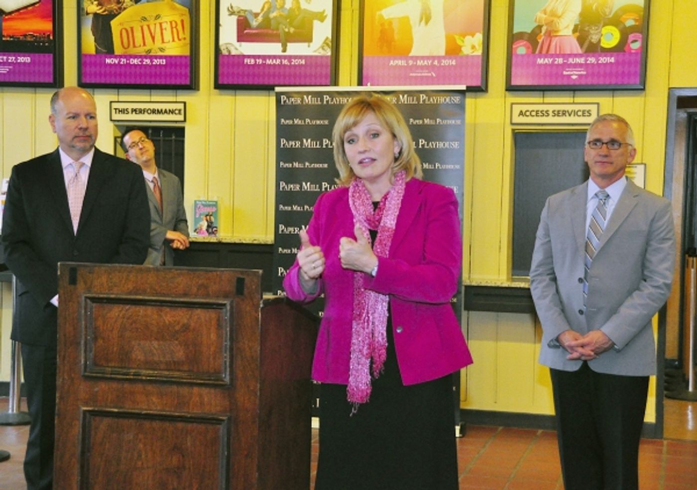 Photo Flash: Lt. Governor Kim Guadagno Visits Paper Mill's Theatre for Everyone Performance  Image