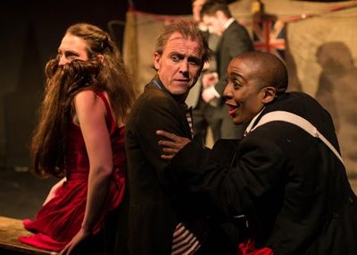 Helen Aldrich (Clara), Rupert Elford (Ronaldo), and Alison Halstead (Reginalda) Photo