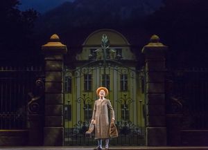 Jenn Gambatese Photo