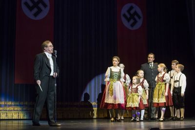 Edward Hibbert, Jenn Gambatese, Billy Zane and the children Photo