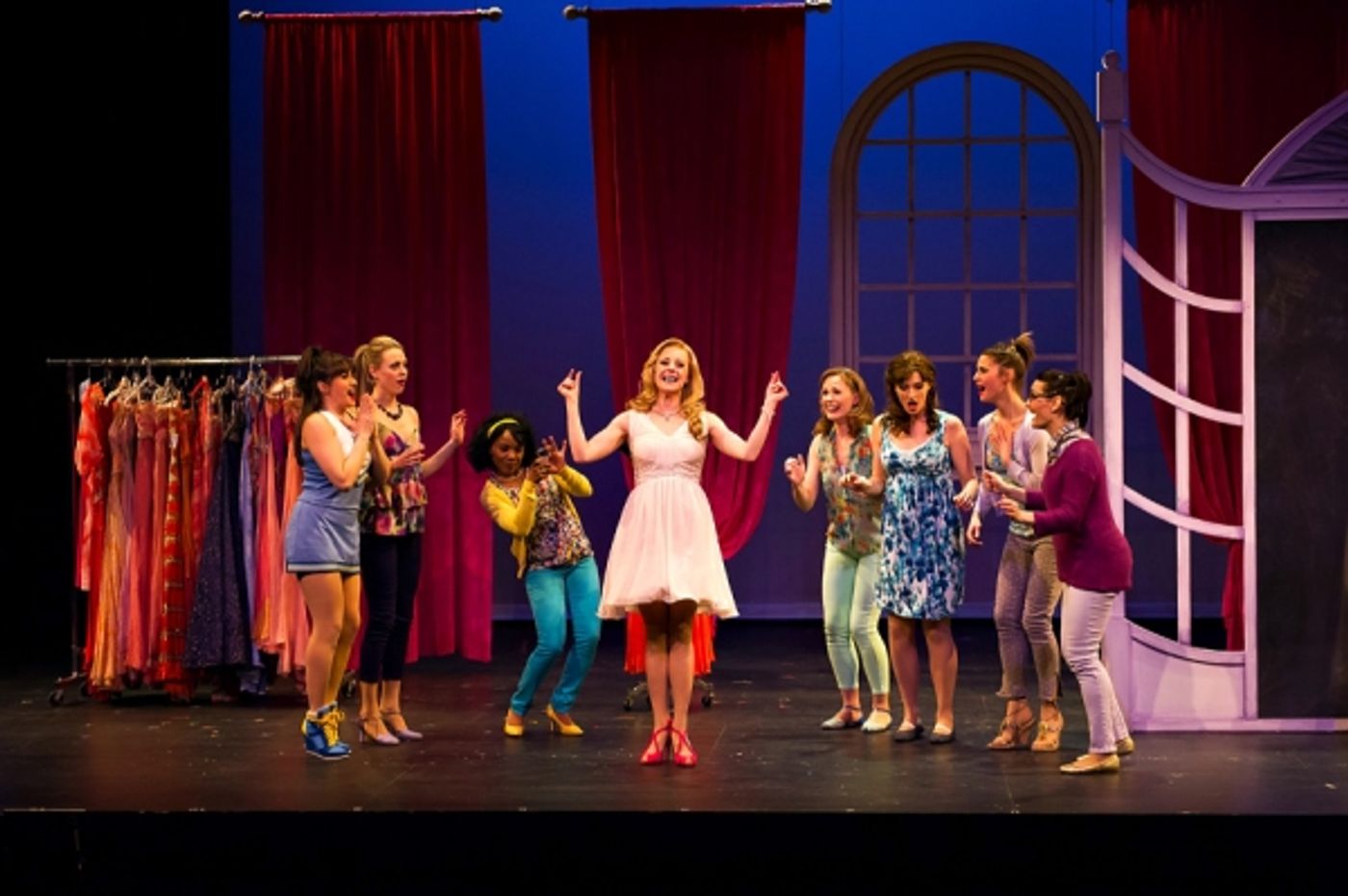 Photo Flash: First Look at LEGALLY BLONDE, Opening Tonight at St. Jacobs Country Playhouse  Image