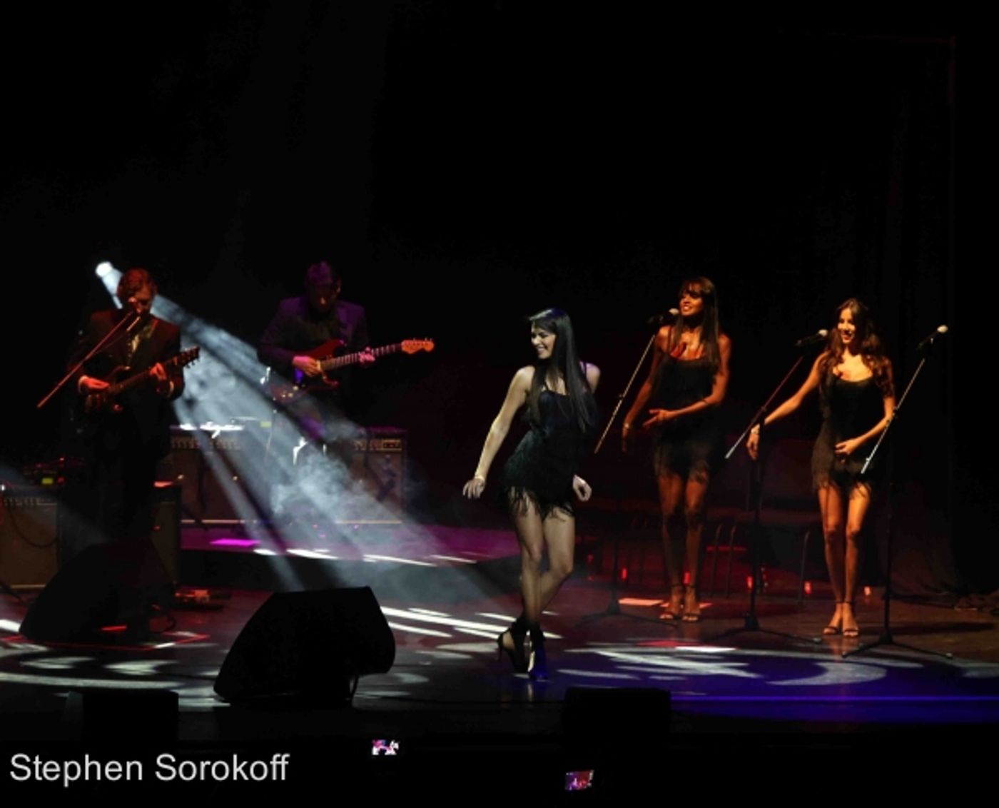 Photo Coverage: Julio Iglesias Plays NJPAC Photo Coverage: Julio Iglesias Plays NJPAC Image