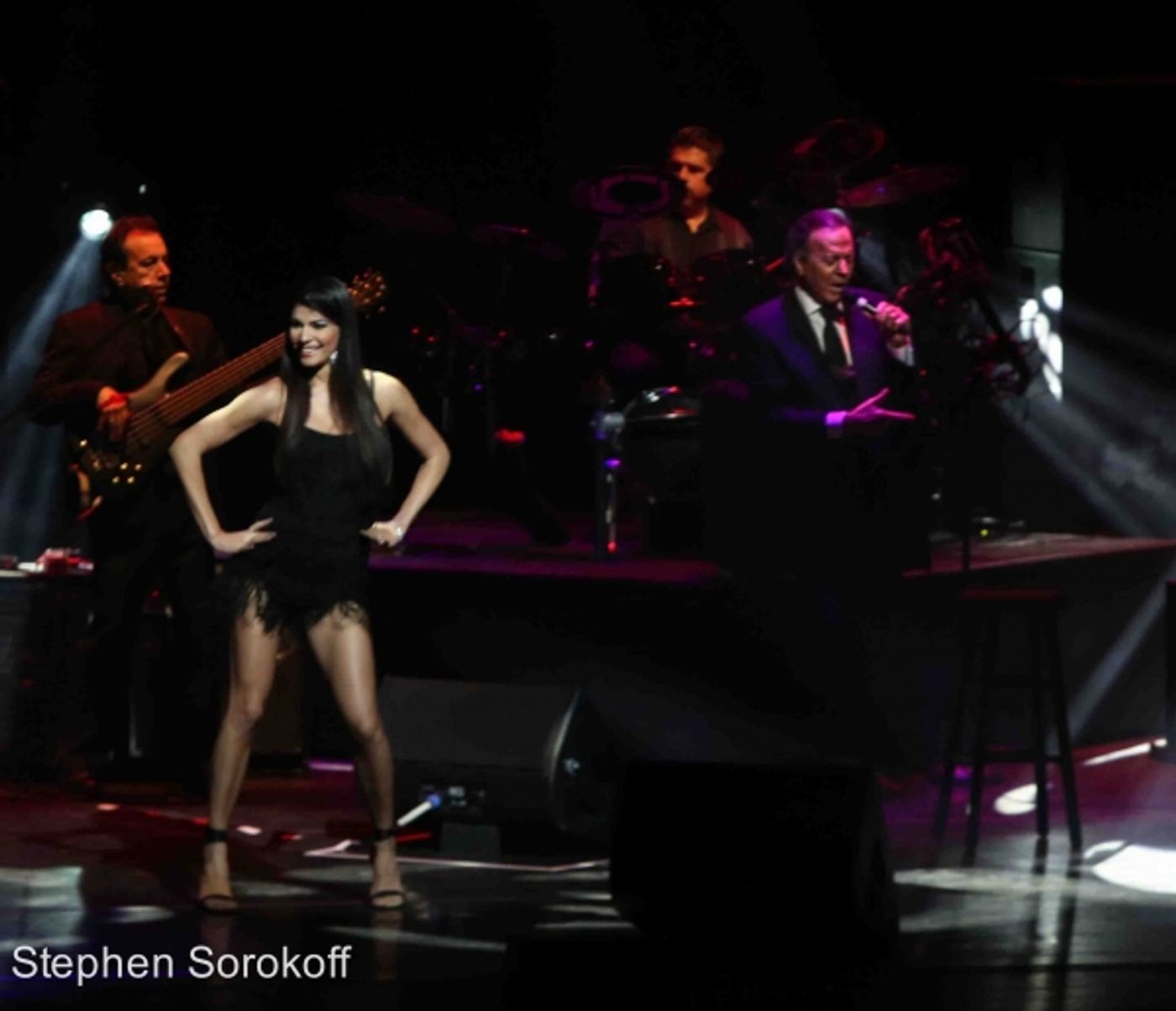 Photo Coverage: Julio Iglesias Plays NJPAC Photo Coverage: Julio Iglesias Plays NJPAC Image