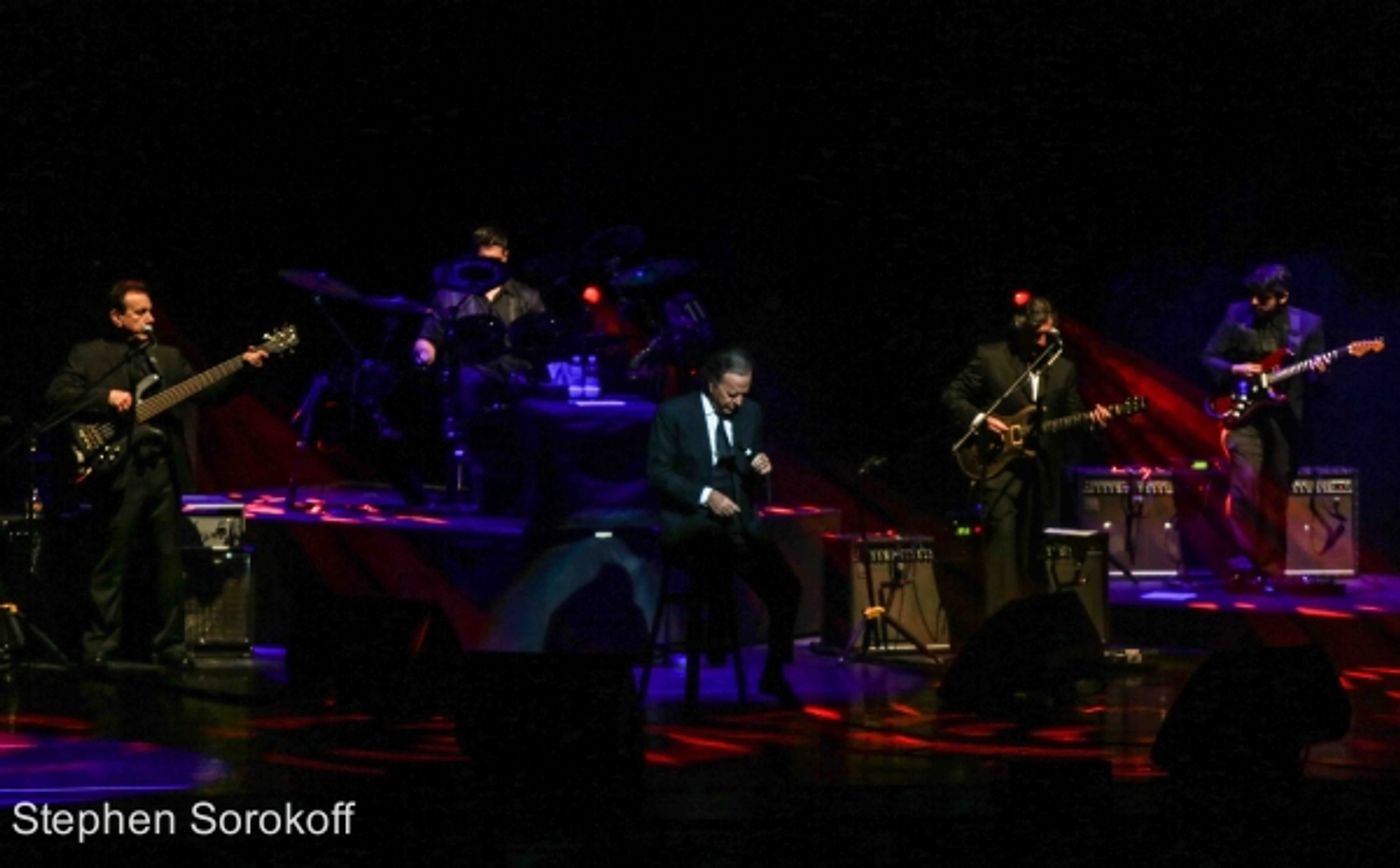 Photo Coverage: Julio Iglesias Plays NJPAC  Image