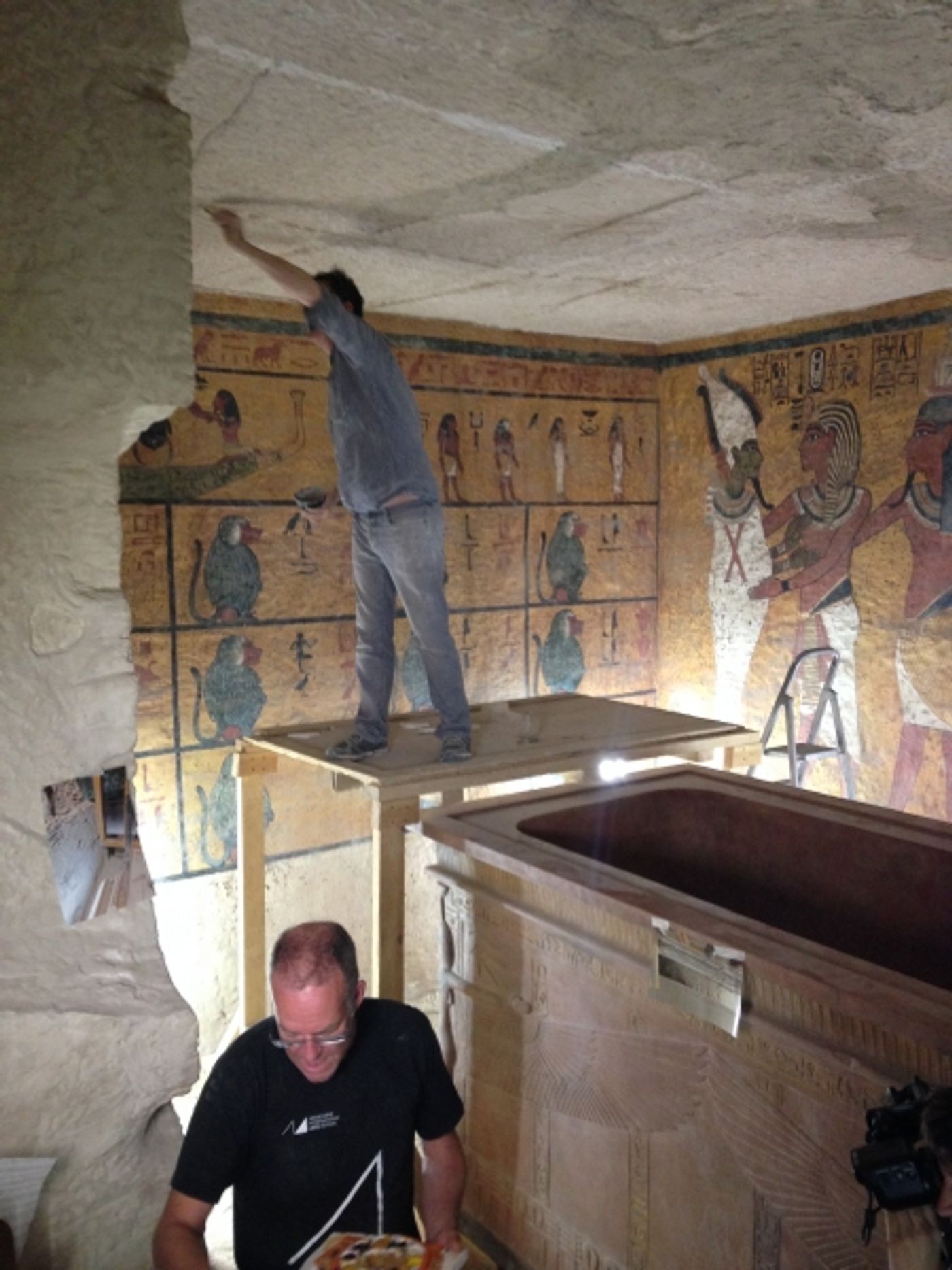 Photo Flash: Sneak Peek at BBC World News Film A NEW TOMB FOR TUTANKHAMUN  Image