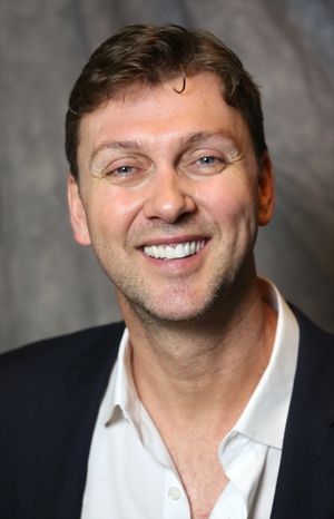 Warren Carlyle  Photo