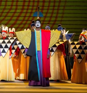 Soloman Howard as Sarastro  Photo