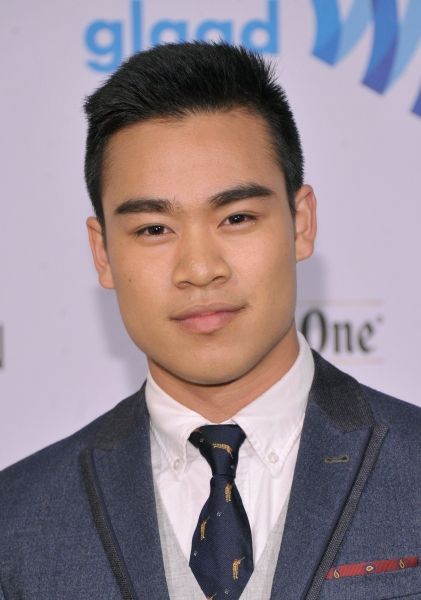 Photo Coverage: On the Red Carpet of the GLAAD Awards — photo 21 of 166