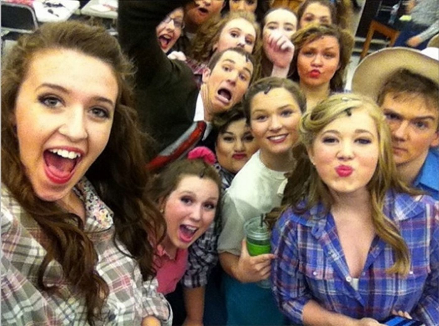 Photo Flash: Saturday Intermission Pics, 5/3, Part 2- ROCKY Snapchats Home, ALADDIN Opens Mail, and More! Photo Flash: Saturday Intermission Pics, 5/3, Part 2- ROCKY Snapchats Home, ALADDIN Opens Mail, and More! Image