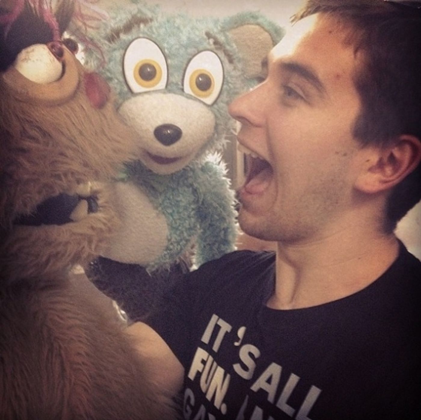 Photo Flash: Saturday Intermission Pics, 5/3, Part 2- ROCKY Snapchats Home, ALADDIN Opens Mail, and More! Photo Flash: Saturday Intermission Pics, 5/3, Part 2- ROCKY Snapchats Home, ALADDIN Opens Mail, and More! Image