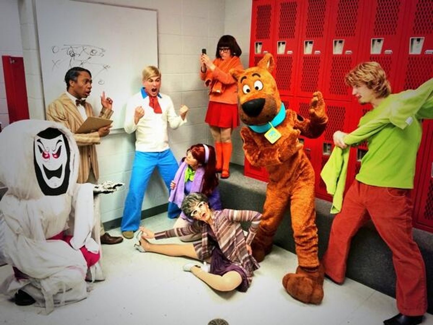 Photo Flash: Saturday Intermission Pics, 5/3, Part 2- ROCKY Snapchats Home, ALADDIN Opens Mail, and More! Photo Flash: Saturday Intermission Pics, 5/3, Part 2- ROCKY Snapchats Home, ALADDIN Opens Mail, and More! Image