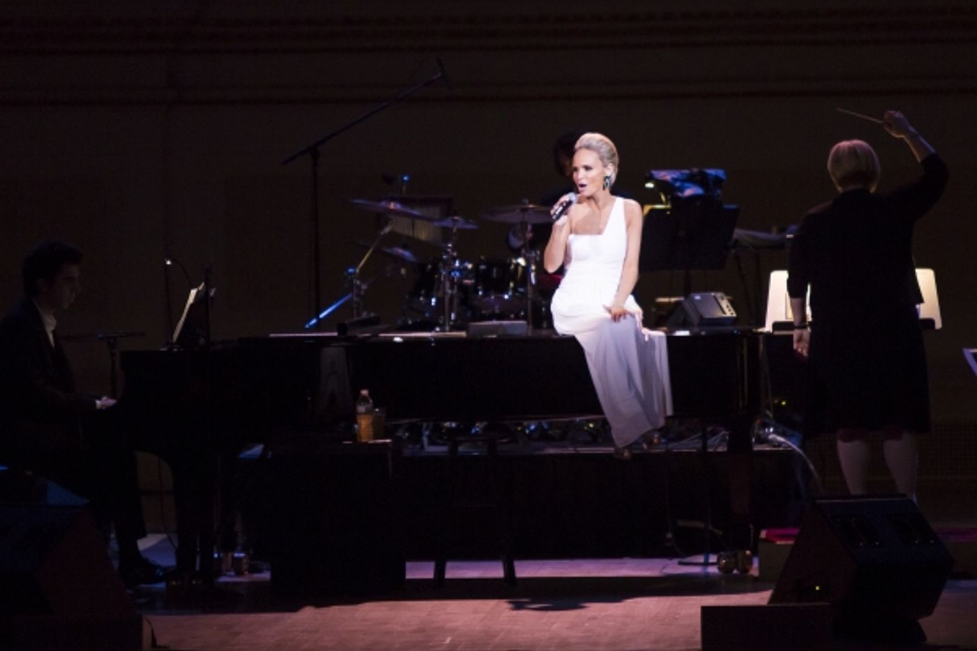 Photo Coverage: Kristin Chenoweth - Exclusive Performance Shots - THE EVOLUTION OF A SOPRANO at Carnegie Hall Image