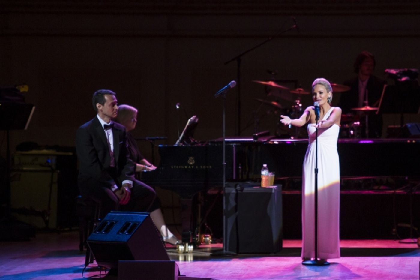 Photo Coverage: Kristin Chenoweth - Exclusive Performance Shots - THE EVOLUTION OF A SOPRANO at Carnegie Hall Image