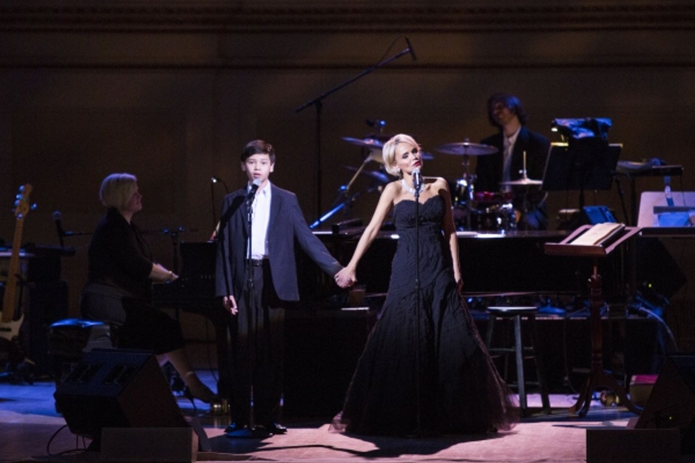 Photo Coverage: Kristin Chenoweth - Exclusive Performance Shots - THE EVOLUTION OF A SOPRANO at Carnegie Hall Image