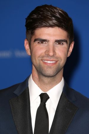 Justin Mikita @ BroadwayWorld Justin Mikita Photo