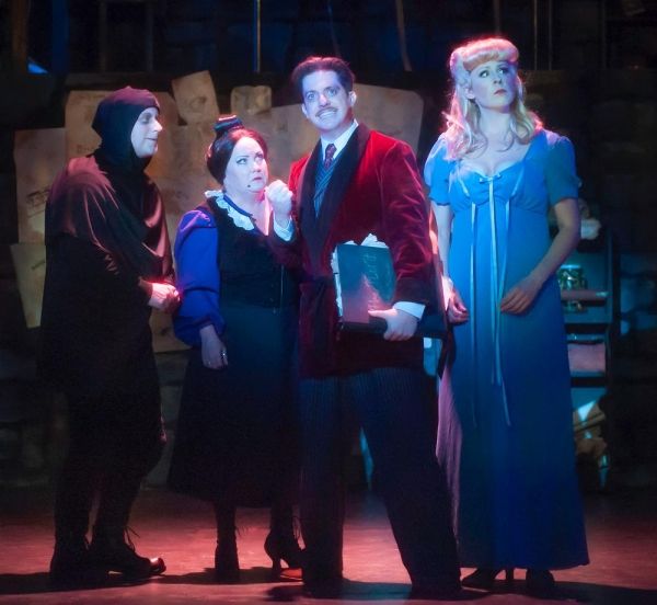 Mason Wood (Igor), Tracey Collins (Frau Blucher), Gary Rucker (Dr. Frankenstein), Eli Photo