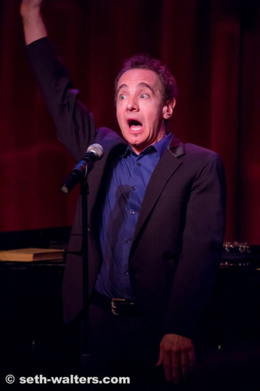 Photo Flash: Jason Graae Brings 49 AND A HALF SHADES OF GRAAE to Birdland Image