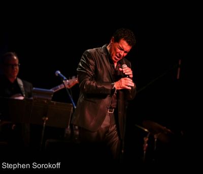 Clint Holmes Photo