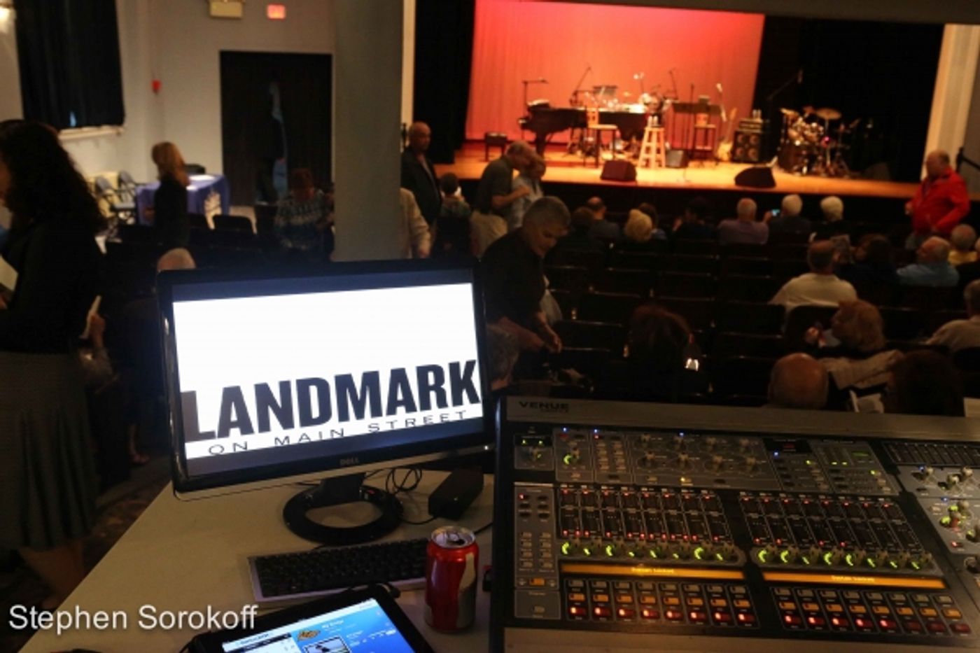 Photo Coverage: Clint Holmes Brings THIS THING CALLED LOVE to Landmark on Main Street Photo Coverage: Clint Holmes Brings THIS THING CALLED LOVE to Landmark on Main Street Image