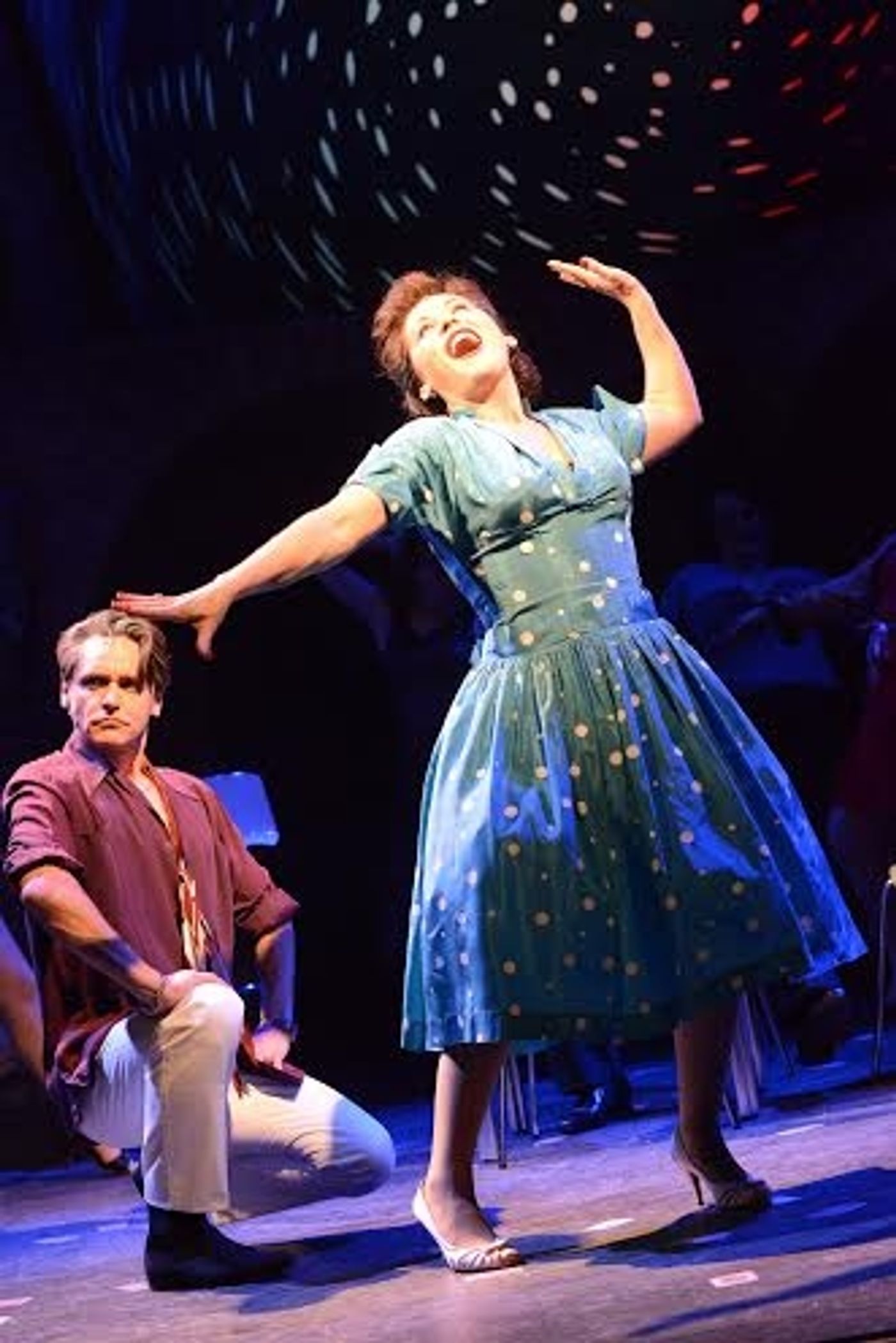 Photo Flash: First Look at Theatre Royal Stratford East's FINGS AIN'T WOT THEY USED T'BE  Image