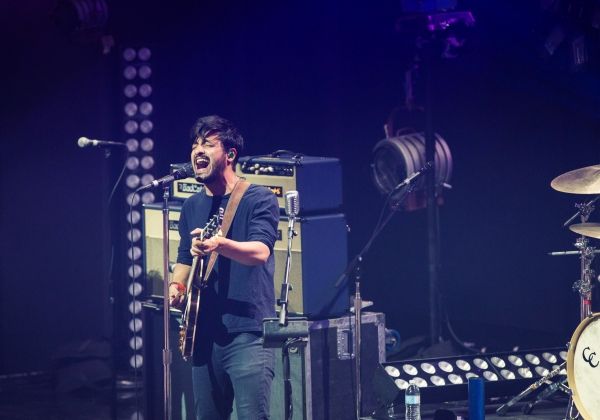 Photo Flash: Young the Giant Performs at iHeartRadio Theater — photo 4 of 8