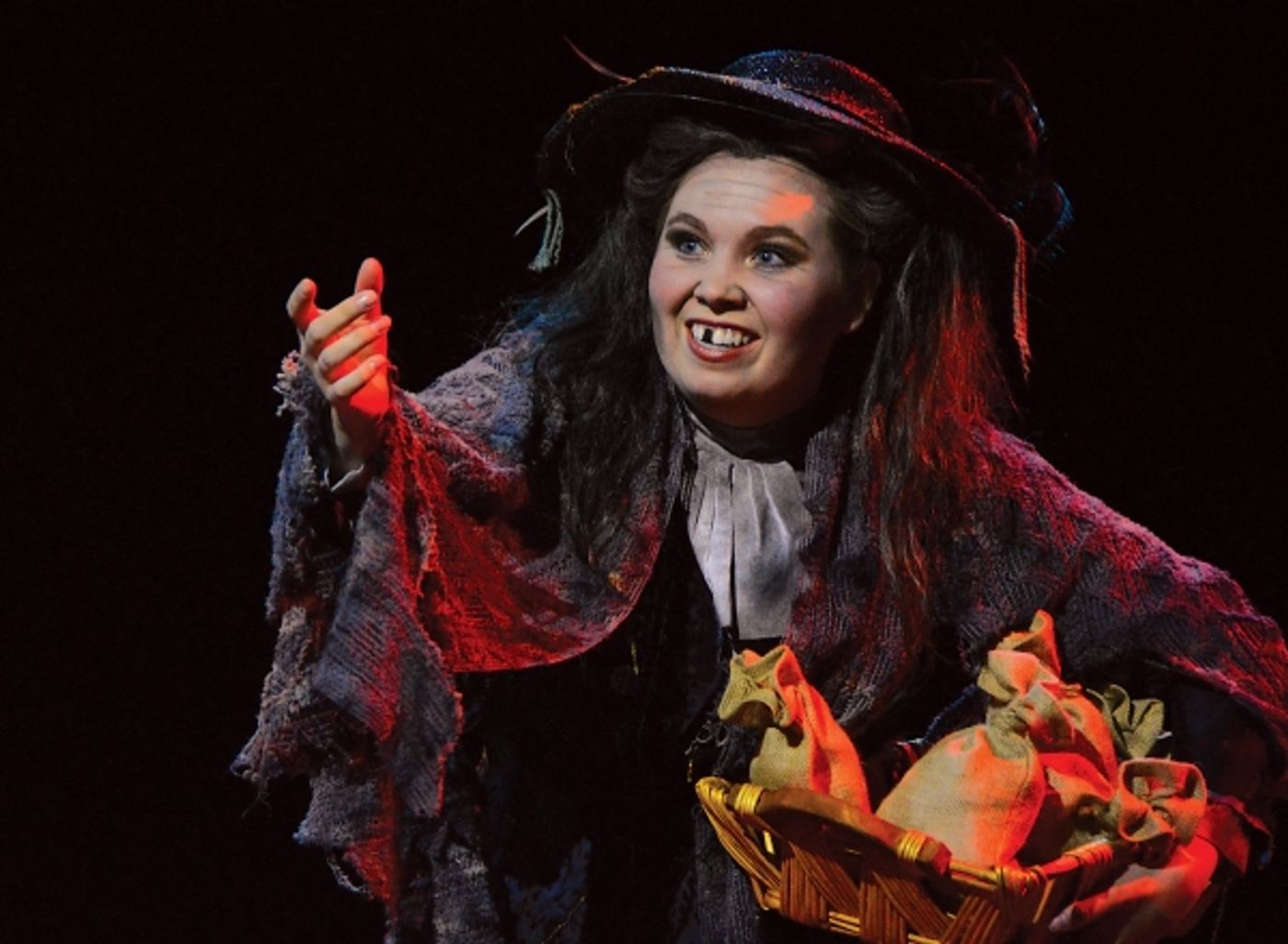 Photo Flash: Beef & Boards Dinner Theatre's MARY POPPINS, Now Playing  Image