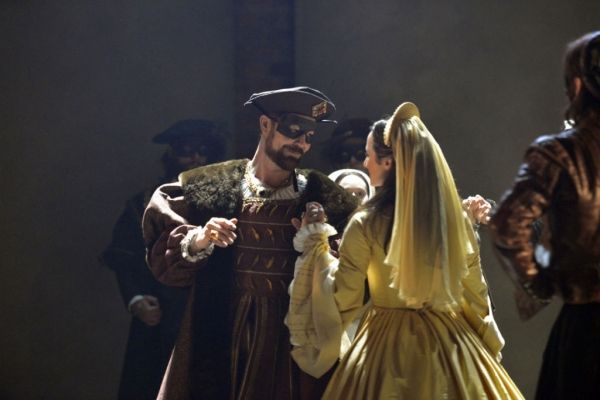 Nathaniel Parker and Lydia Leonard Photo
