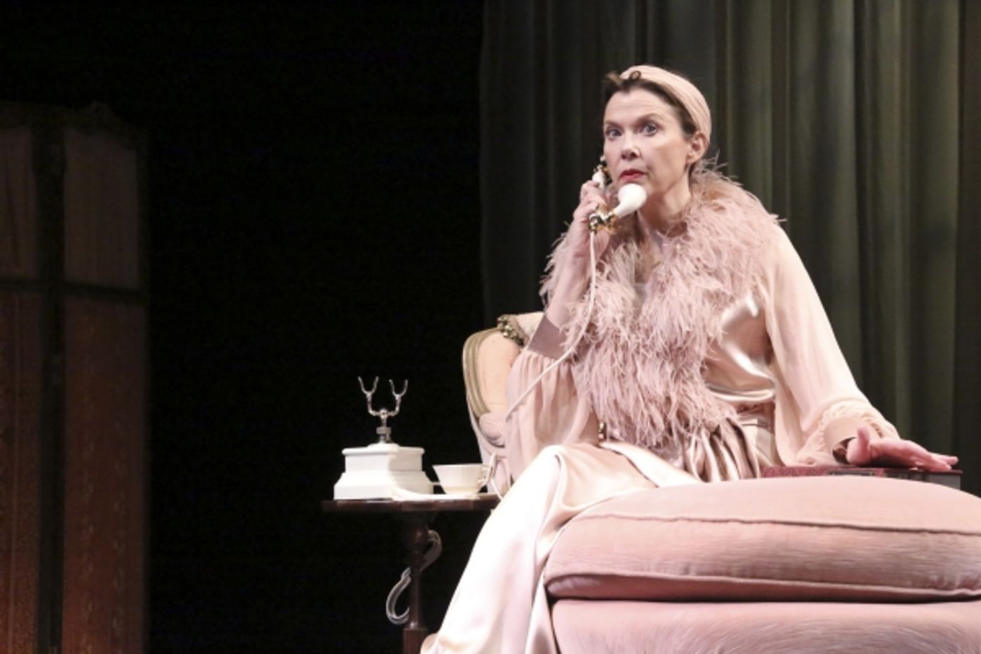 Photo Flash: First Look at Annette Bening in RUTH DRAPER'S MONOLOGUES at Geffen Playhouse  Image