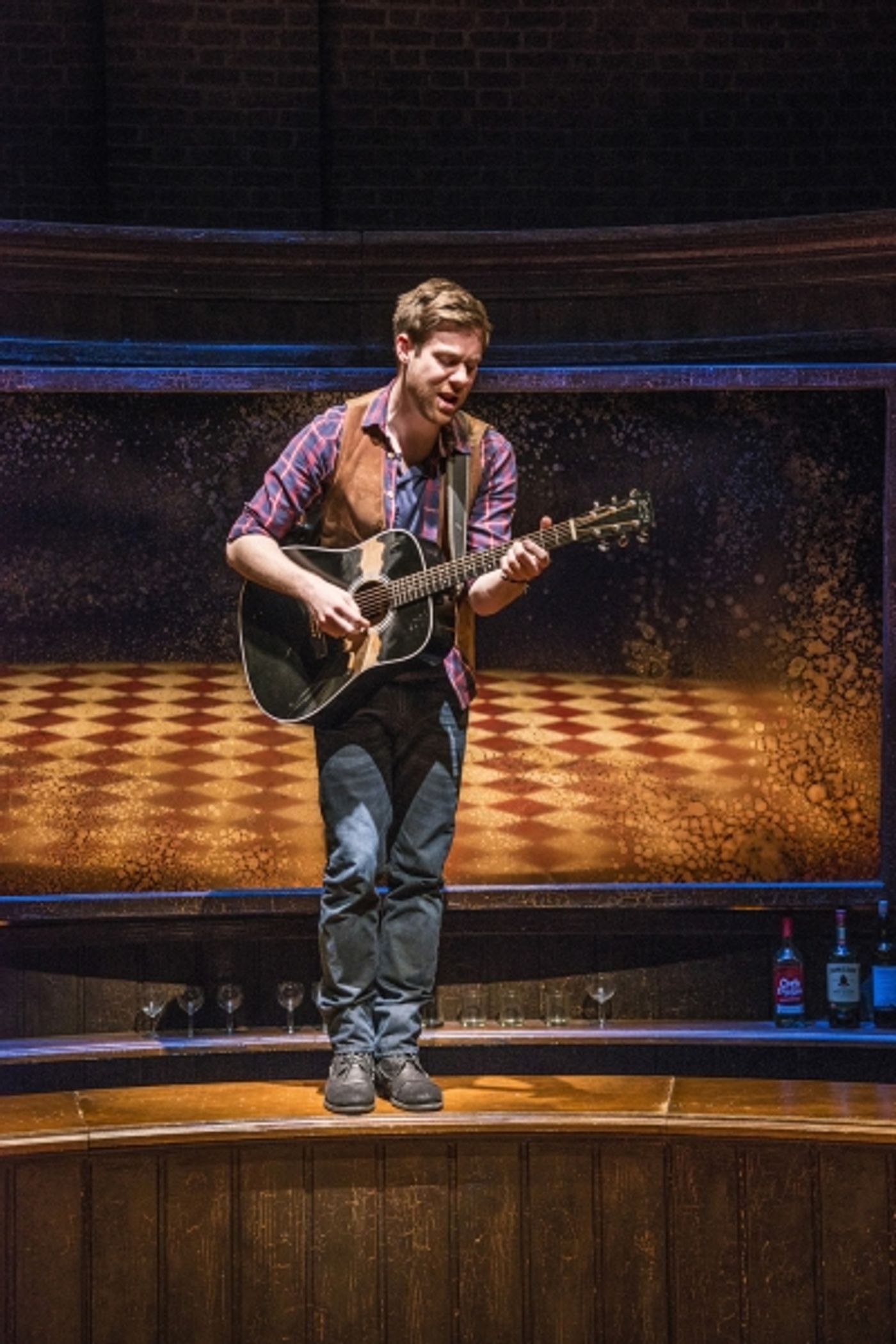 Photo Flash: First Look at David Hunter and Jill Winternitz in West End's ONCE  Image