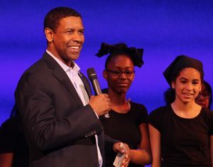 Denzel Washington and students from Dr. Gladstone H Atwell MS 61 @ BroadwayWorld Denzel Washington and students from Dr. Gladstone H Atwell MS 61 Photo
