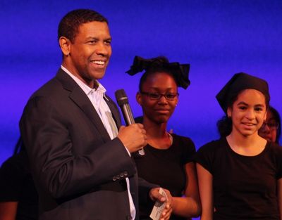 Denzel Washington and students from Dr. Gladstone H Atwell MS 61   Photo