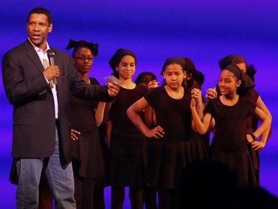 Denzel Washington and students from Dr. Gladstone H Atwell MS 61   Photo