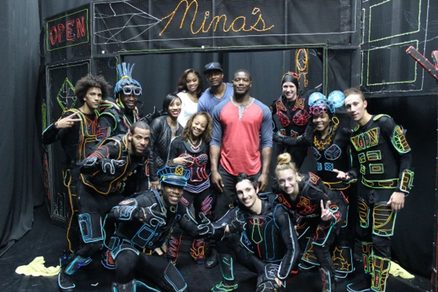Photo Flash: New York Giants' Star Players Visit iLUMINATE  Image