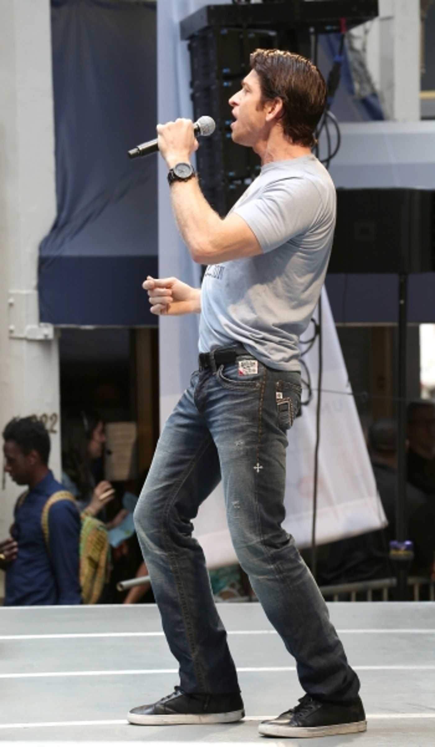 Photo Coverage: Broadway Unites! Casts of BEAUTIFUL, ROCKY, CABARET & More Perform at STARS IN THE ALLEY  Image