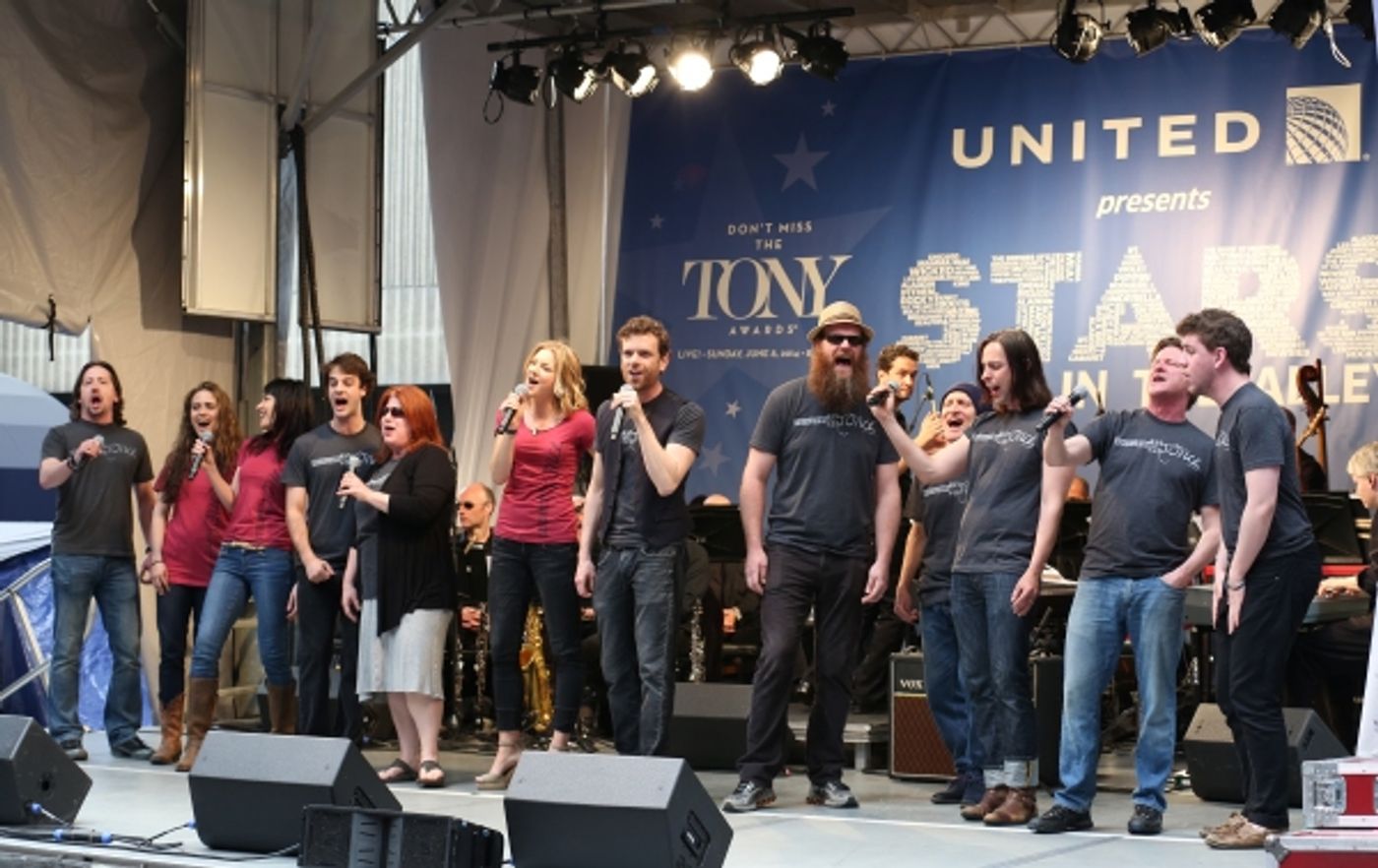 Photo Coverage: Broadway Unites! Casts of BEAUTIFUL, ROCKY, CABARET & More Perform at STARS IN THE ALLEY  Image