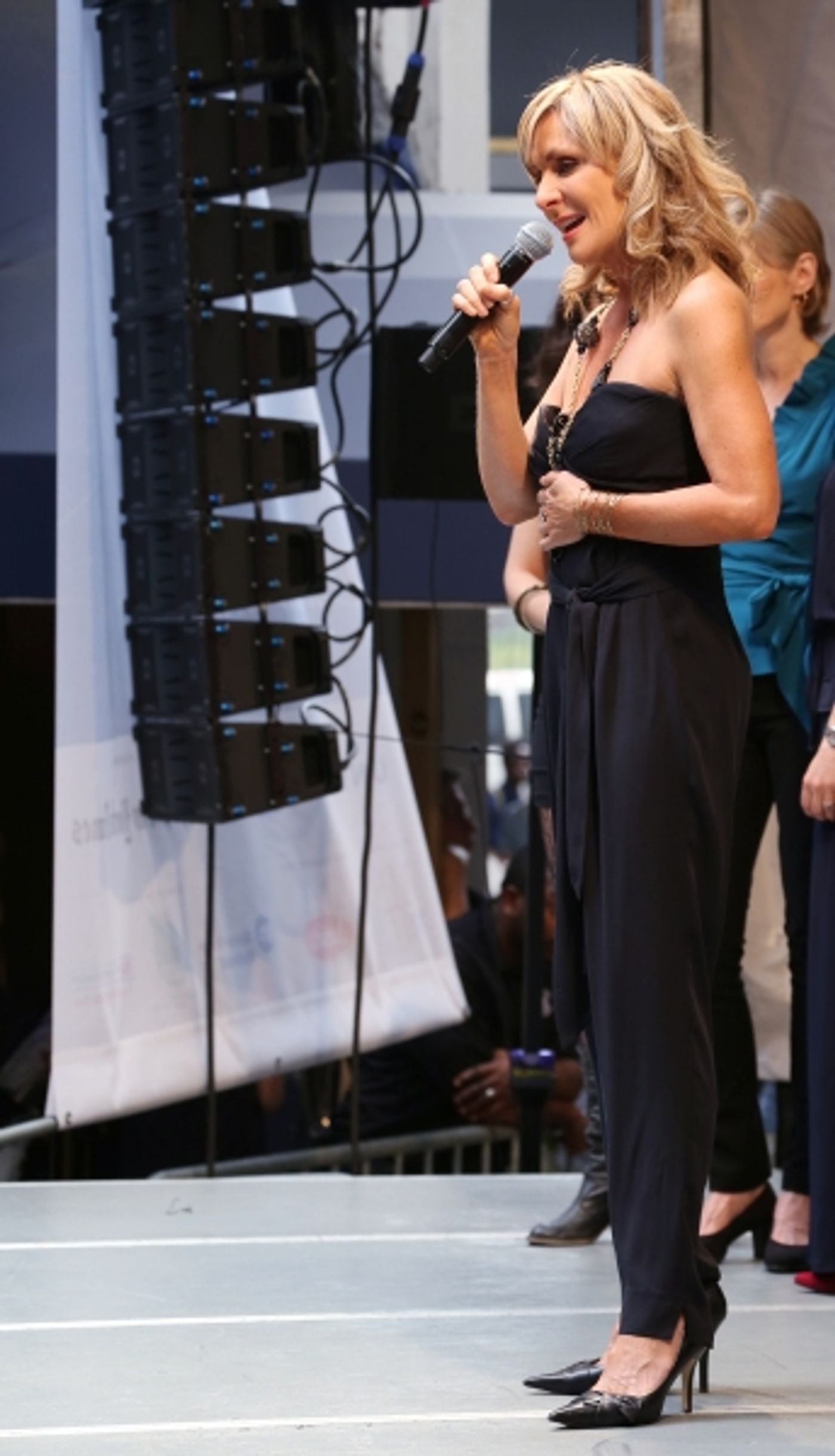 Photo Coverage: Broadway Unites! Casts of BEAUTIFUL, ROCKY, CABARET & More Perform at STARS IN THE ALLEY  Image