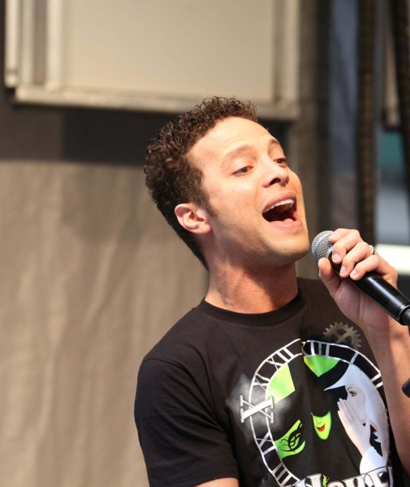 Photo Coverage: Broadway Unites! Casts of BEAUTIFUL, ROCKY, CABARET & More Perform at STARS IN THE ALLEY  Image