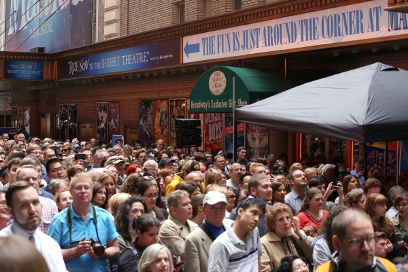 Photo Coverage: Broadway Unites! Casts of BEAUTIFUL, ROCKY, CABARET & More Perform at STARS IN THE ALLEY  Image