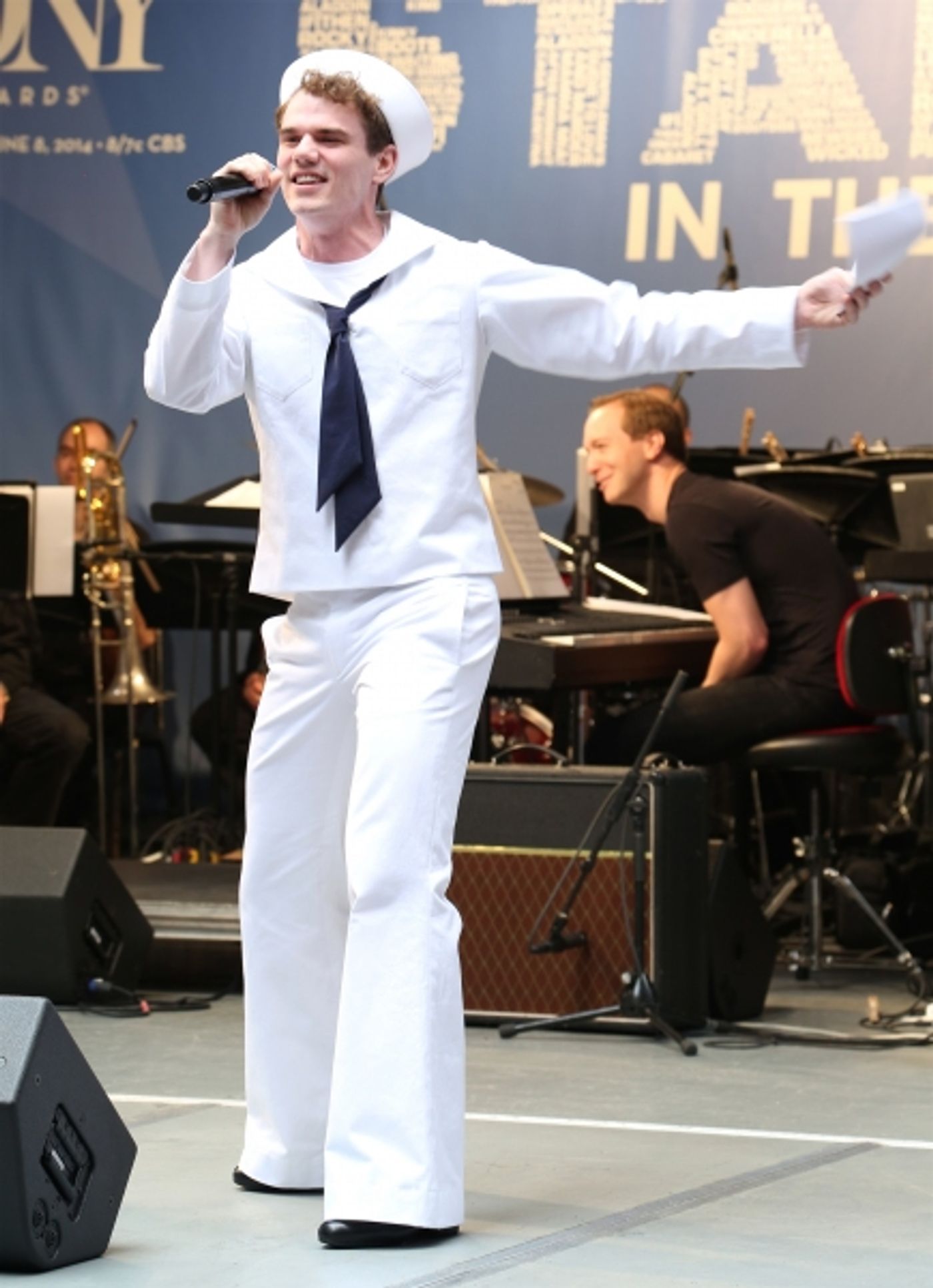 Photo Coverage: Broadway Unites! Casts of BEAUTIFUL, ROCKY, CABARET & More Perform at STARS IN THE ALLEY  Image