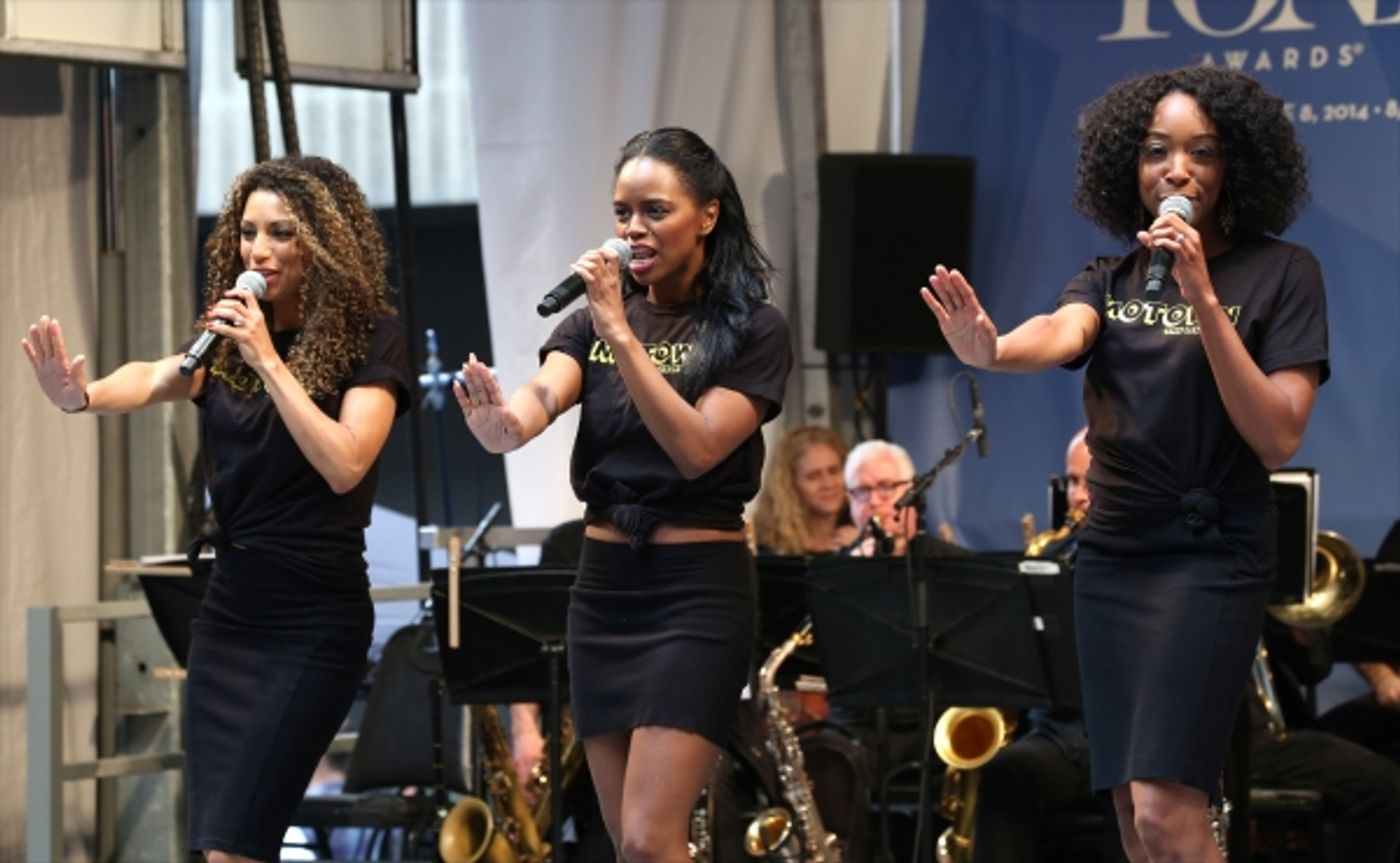 Photo Coverage: Broadway Unites! Casts of BEAUTIFUL, ROCKY, CABARET & More Perform at STARS IN THE ALLEY  Image