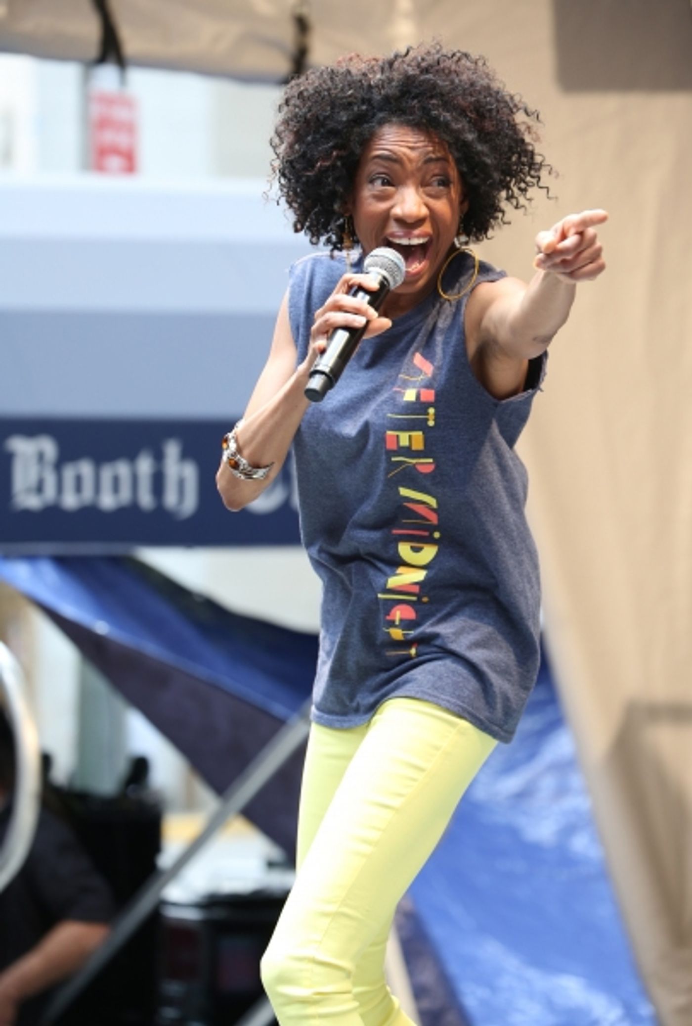 Photo Coverage: Broadway Unites! Casts of BEAUTIFUL, ROCKY, CABARET & More Perform at STARS IN THE ALLEY  Image