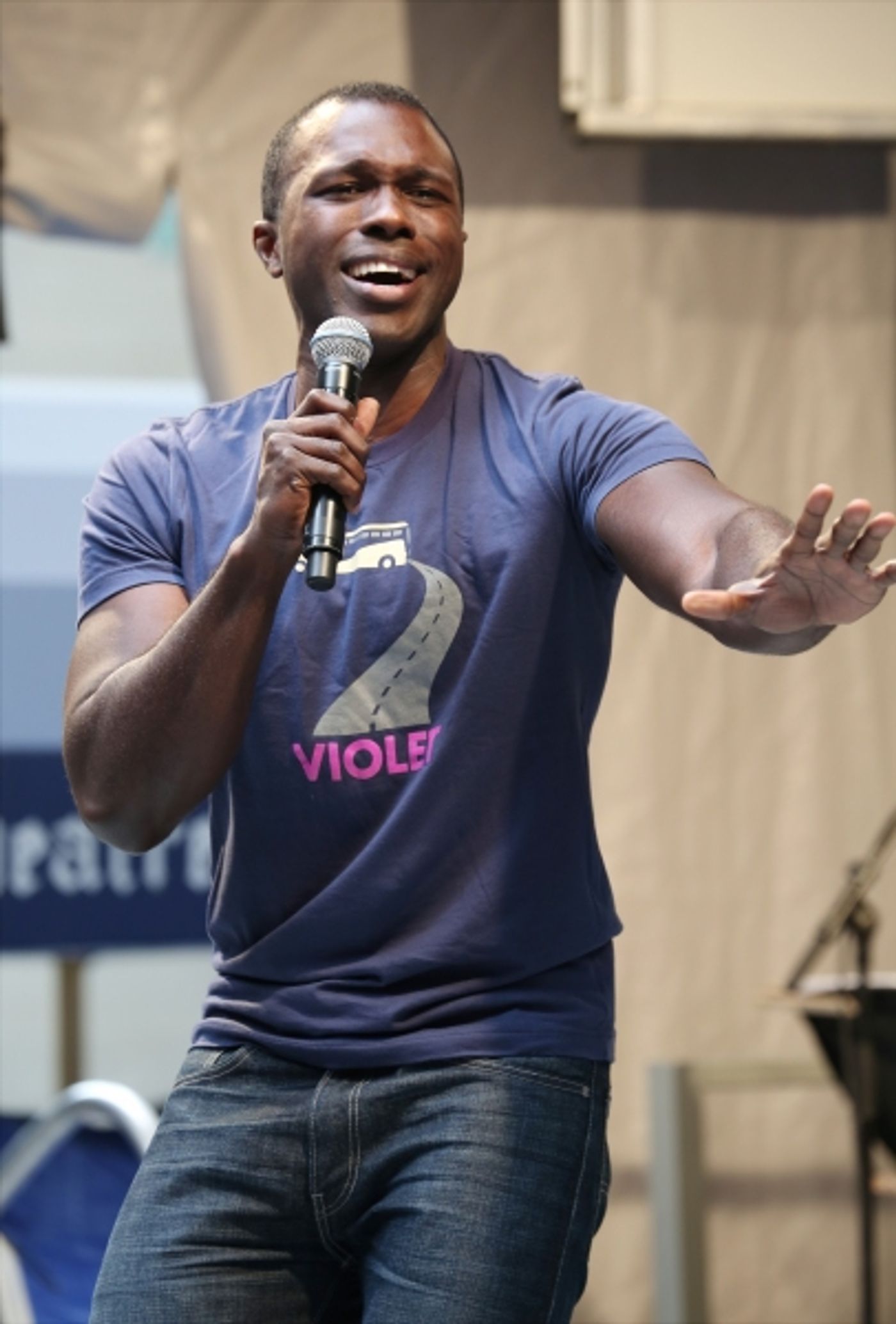 Photo Coverage: Broadway Unites! Casts of BEAUTIFUL, ROCKY, CABARET & More Perform at STARS IN THE ALLEY  Image