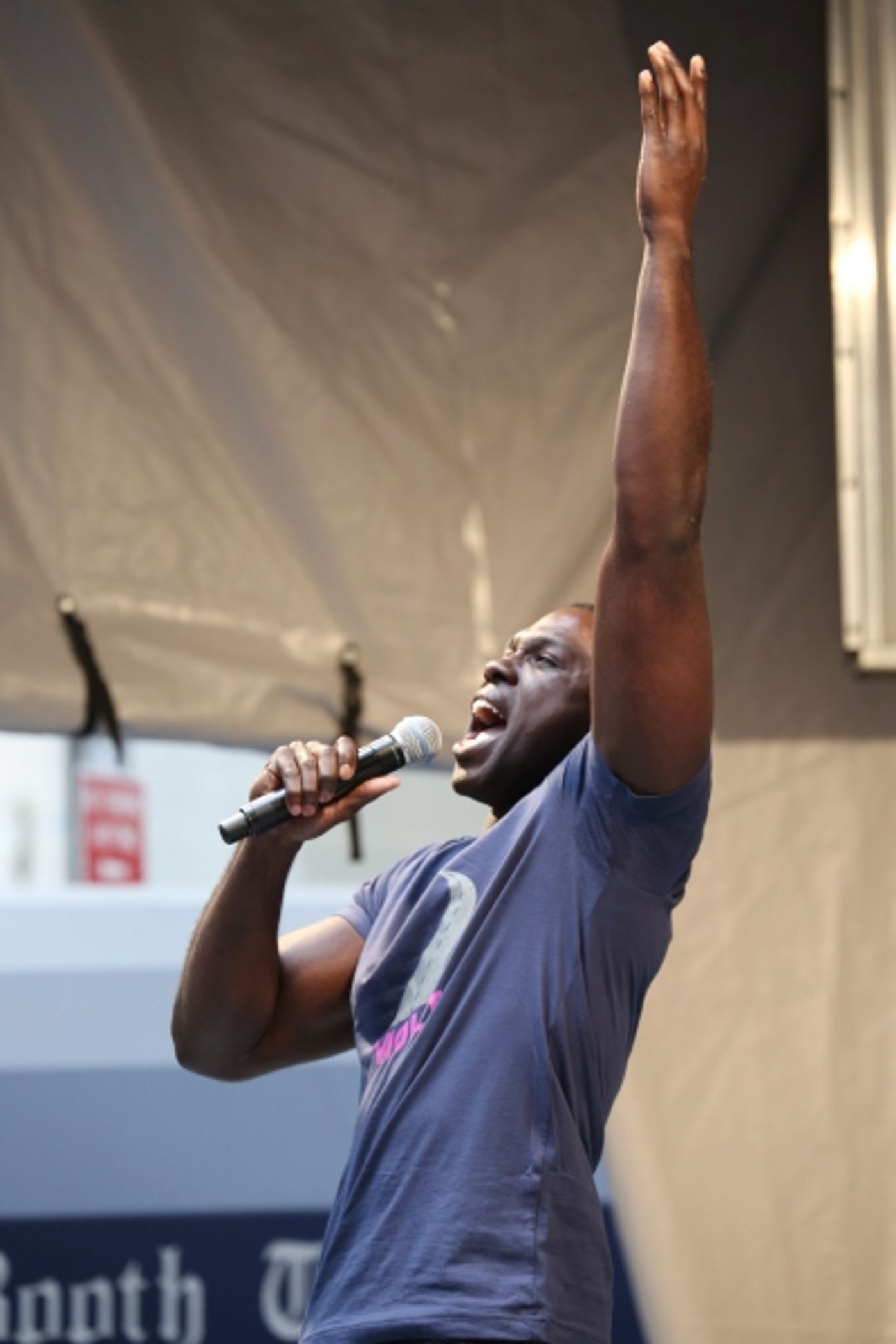 Photo Coverage: Broadway Unites! Casts of BEAUTIFUL, ROCKY, CABARET & More Perform at STARS IN THE ALLEY  Image